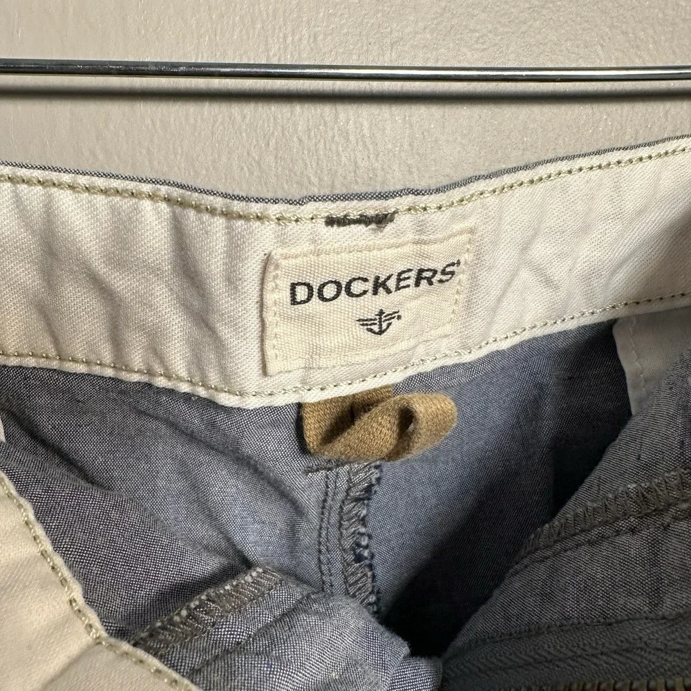Dockers Shorts Mens 40 Blue Chambray Cotton Chino Flat Front 9 Inseam Casual